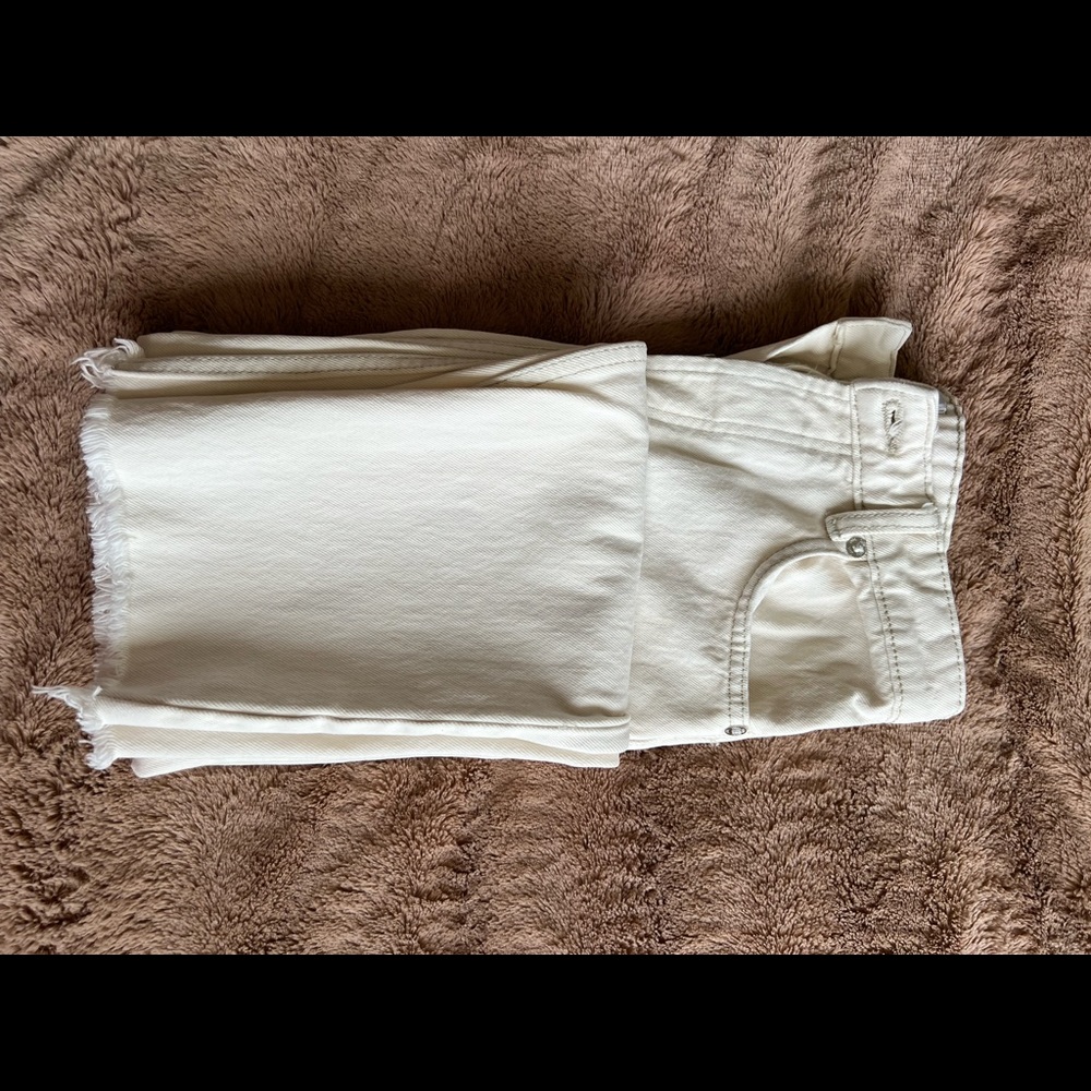 Zara Size 4 Jeans Off White, Straight Leg, Raw Hem